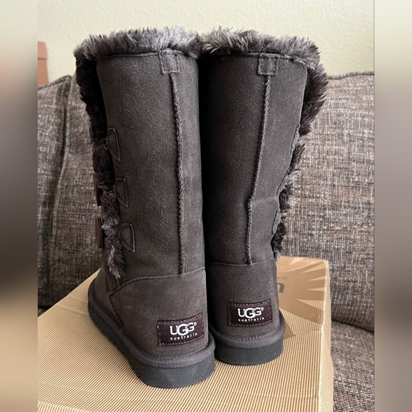 NIOB UGG Women's Bailey Button Triplet II Boot Size 5 NWT New NWB - Picture 4 of 10